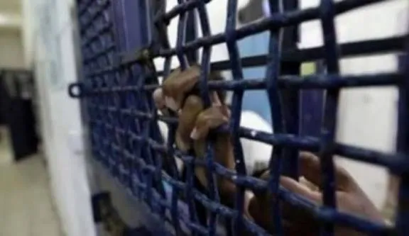 هيئة الأسرى ونادي الأسير: توجه الاحتلال لتشديد ظروف المعتقلين الإداريين “تكريسٌ قانوني لجرائم قائمة”